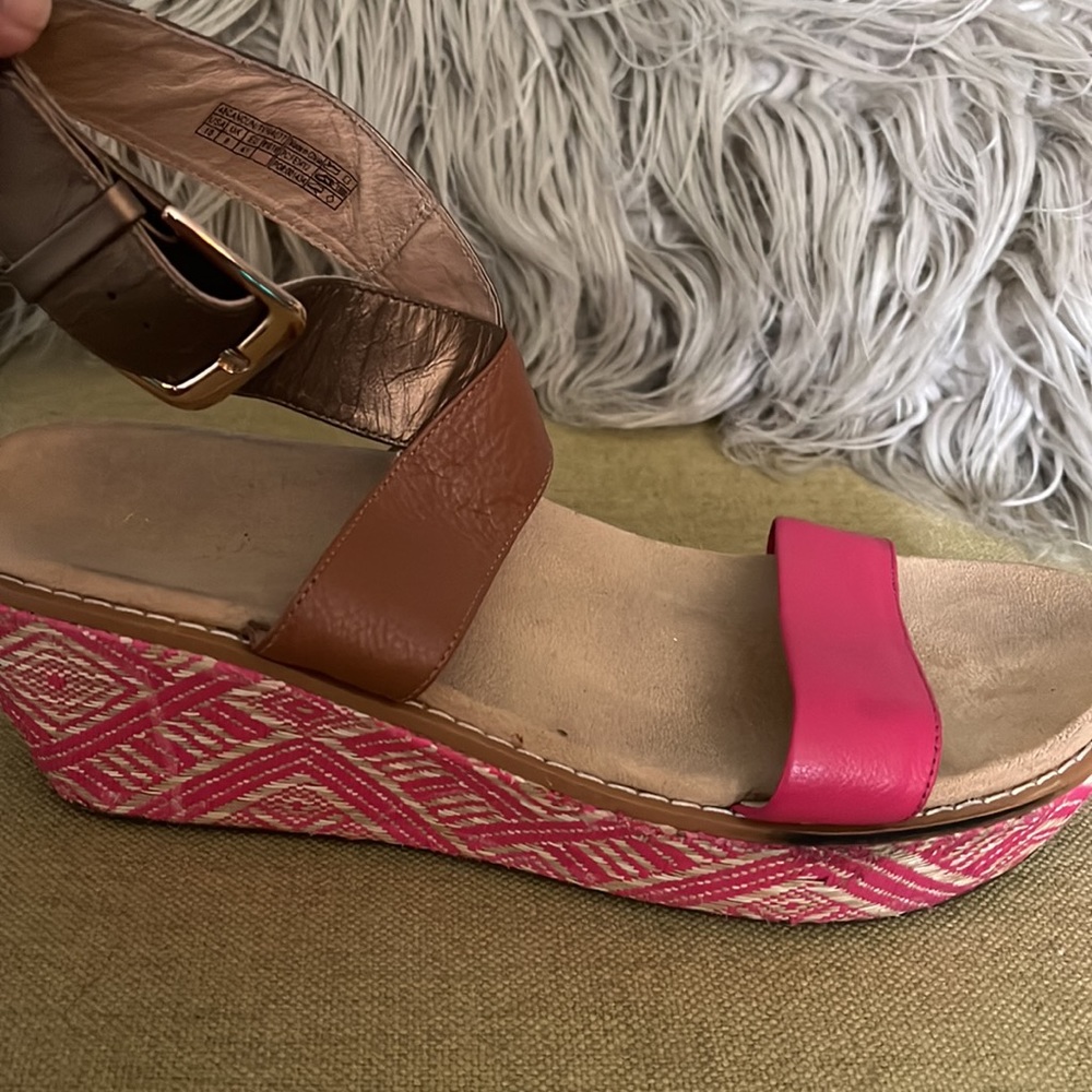 Vionic wedge size 10